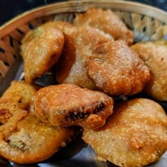 A picture of Spiny gourd pakodas (Kakrol bajji).