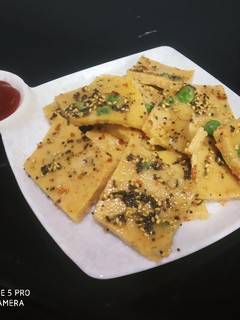 ઓટ્સ ના ઢોકળા (Oats Dhokla Recipe In Gujarati) રેસીપી મુખ્ય ફોટો