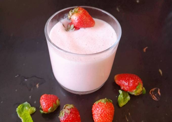 Strawberry milk shake