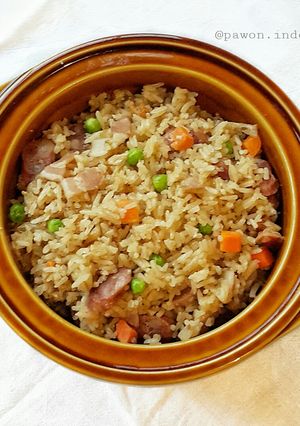 A picture of Claypot Rice in Rice Cooker.