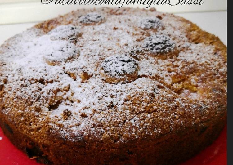 Torta con amaretti e albicocche