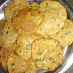 A picture of Singhade ki pudi.
