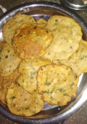 A picture of Singhade ki pudi.