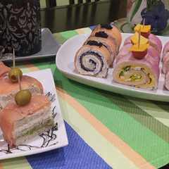 Una foto de Canapés navideños