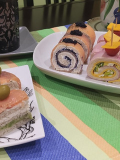 Una foto de Canapés navideños
