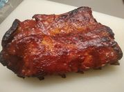 Una foto de costilla de cerdo con azafran