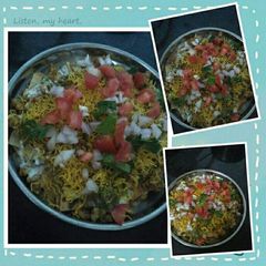 A picture of Roti chaat.