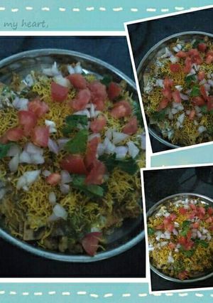 A picture of Roti chaat.
