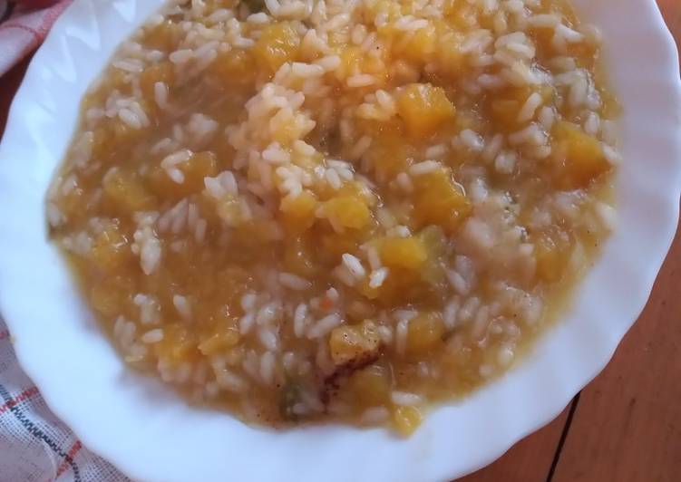 Recetta di Veloce Risotto con cipollotto,zucca e noce moscata