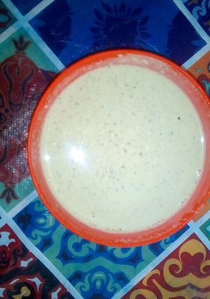 Una foto de Salsa de mayonesa de ajo y perejil