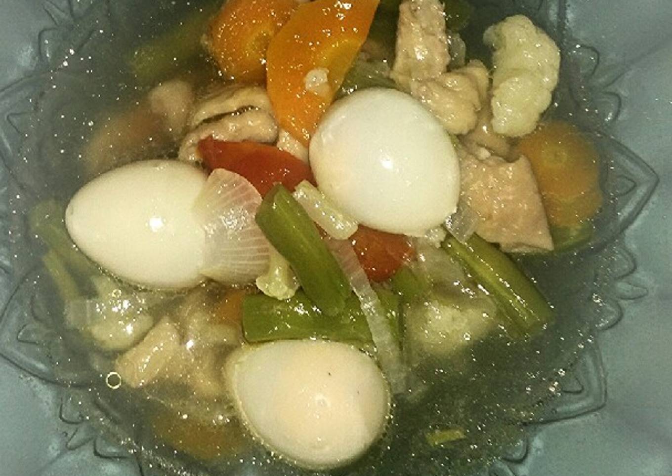 Sop telur puyuh & kulit ayam