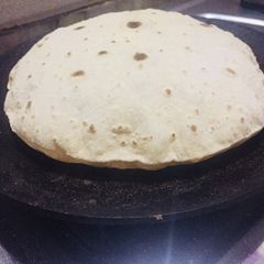A picture of Phulka roti, chapati.