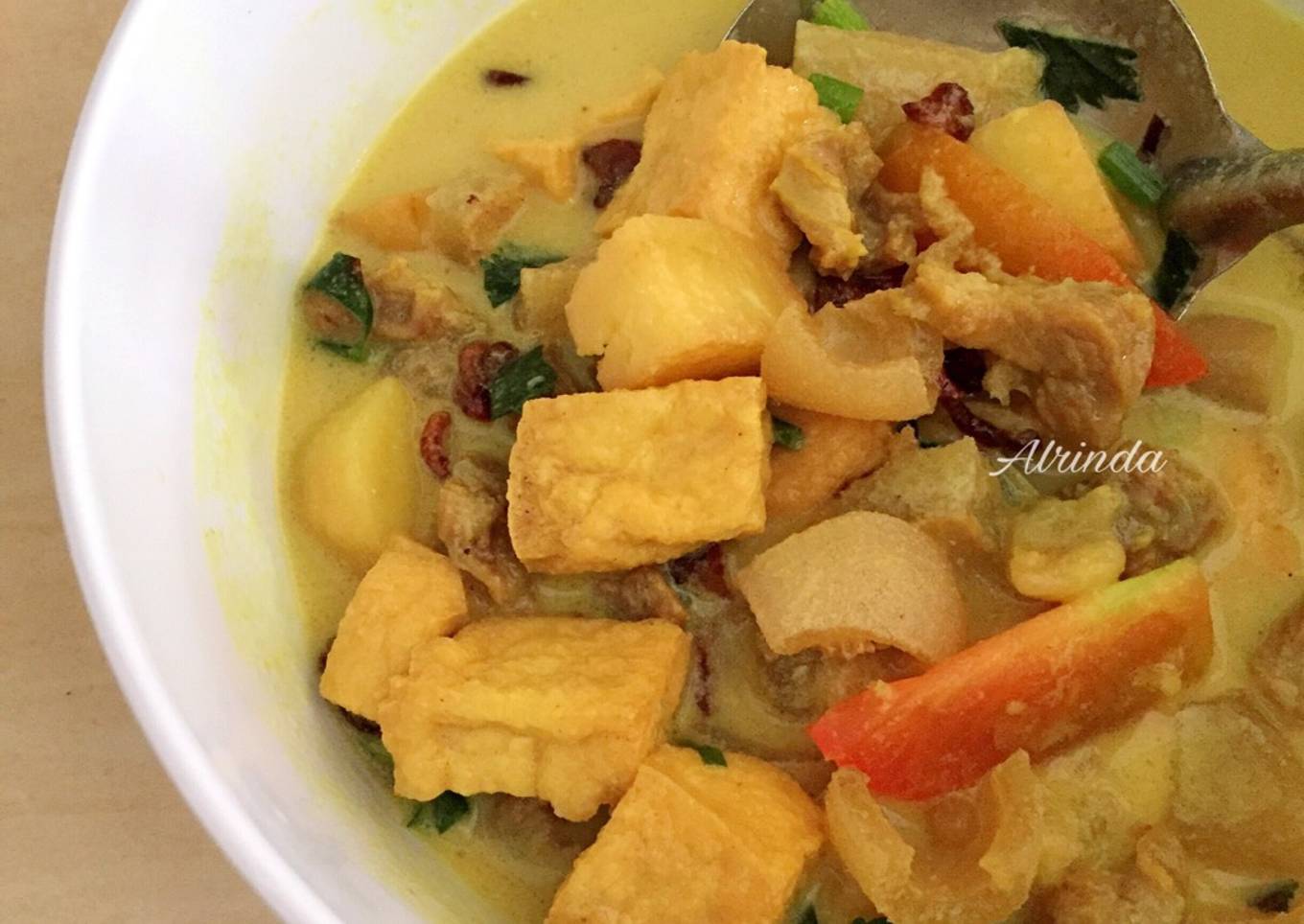 Soto Kikil Daging Sapi Kuah Santan