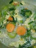Sop oyong dan mie soun