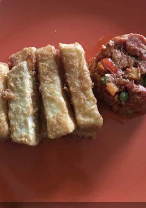 A picture of Yamarita with sausage sauce.
