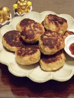 香煎雞肉豆腐丸 的食譜成品照片