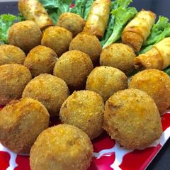 A picture of Chicken Cheese Balls😍😍😍.