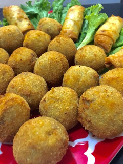 A picture of Chicken Cheese Balls😍😍😍.