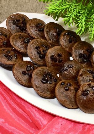 A picture of Choco Chips Mini Cake.