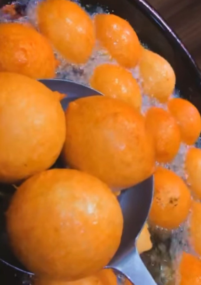 A picture of Banana puff puff.