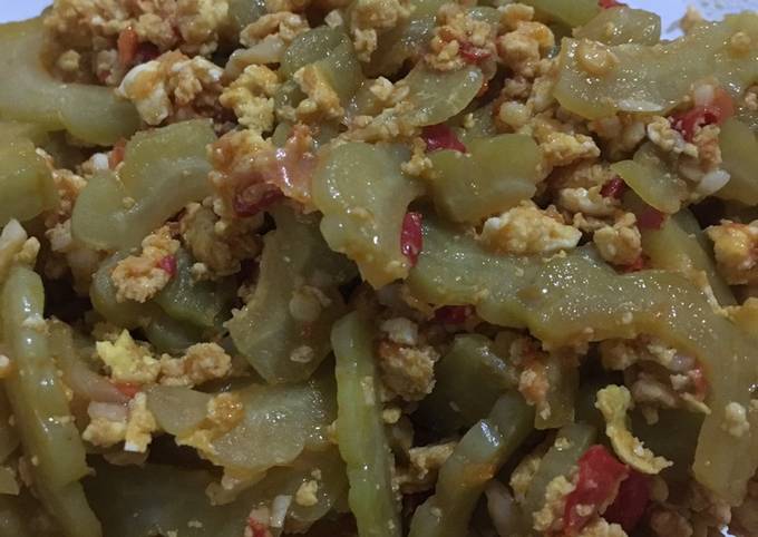 Ternyata begini lho! Bagaimana cara bikin Oseng Pare Telur ga Pahit dijamin sempurna