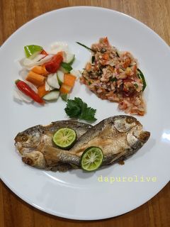 Foto resep Ikan Goreng Sambal Kecombrang dan Acar Sayur ala Chef Ragil