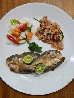Foto resep Ikan Goreng Sambal Kecombrang dan Acar Sayur ala Chef Ragil