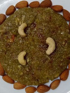 लौकी का हलवा (Lauki ka Halwa recipe in Hindi) रेसिपी मुख्य फोटो