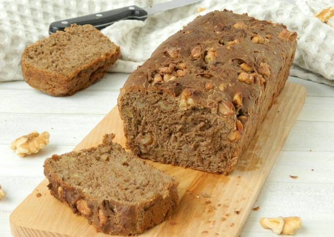 Pane nero con le noci