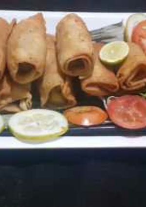 রোল সিঙ্গারা (roll singara recipe in Bengali) রেসিপির প্রধান ছবি