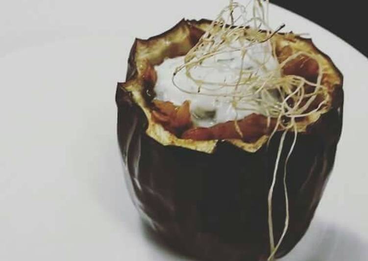 Berinjela recheada com creme de milho