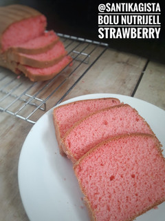 Foto resep Bolu Nutrijell Strawberry
