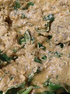 Una foto de Setas, Espinacas y Tofu en salsa de Tomate natural (100% vegetal) Tm5