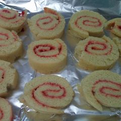 Swiss roll A picture of Swiss roll.