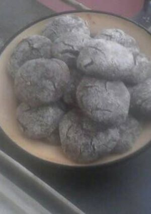 A picture of 4 ingredient vegan cookies.