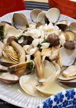 白酒蛤蜊佐美姬菇 的食譜成品照片