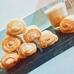 A picture of Coffee milk buns.