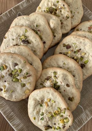 عکسی از دستور شیرینی پفکی گردویی
