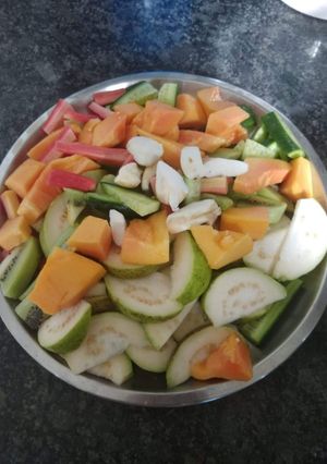 ताज़ा सलाद (Taza salad recipe in hindi) रेसिपी मुख्य फोटो