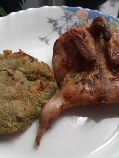 Una foto de Hamburguesa ligera de brócoli con codorniz a la mostaza, todo en airfryer