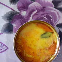 A picture of Pakora Kadhi.