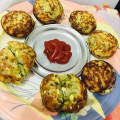A picture of Suji sprouts Appam.