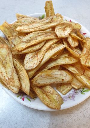 ક્રિસ્પી કેળા વેફર (Crispy Banana Waffers Recipe In Gujarati) રેસીપી મુખ્ય ફોટો