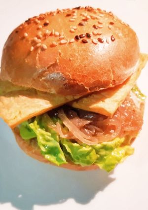 Foto di Pane e panelle (al forno) con cipolle in agrodolce