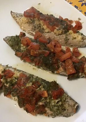 Une photo de Filets de maquereaux ail tomates et persil d'algues