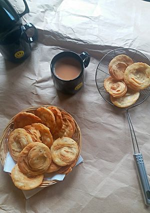 A picture of Seven layered puris.