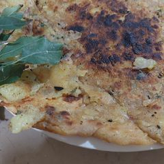 A picture of Aloo bharey paratha.