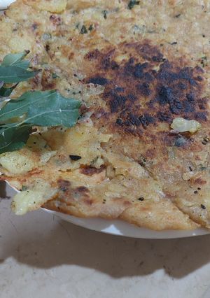 A picture of Aloo bharey paratha.