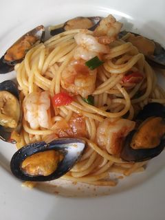 Una foto de Espaguetis con mariscos