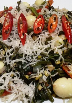 Foto resep Cah Kangkung So'un Kremes Telur Puyuh 🌶🌶🌶